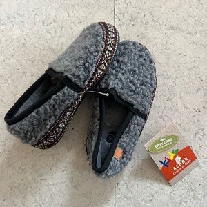 Acorn Kids Charcoal Gray Fuzzy Slip-On Slippers